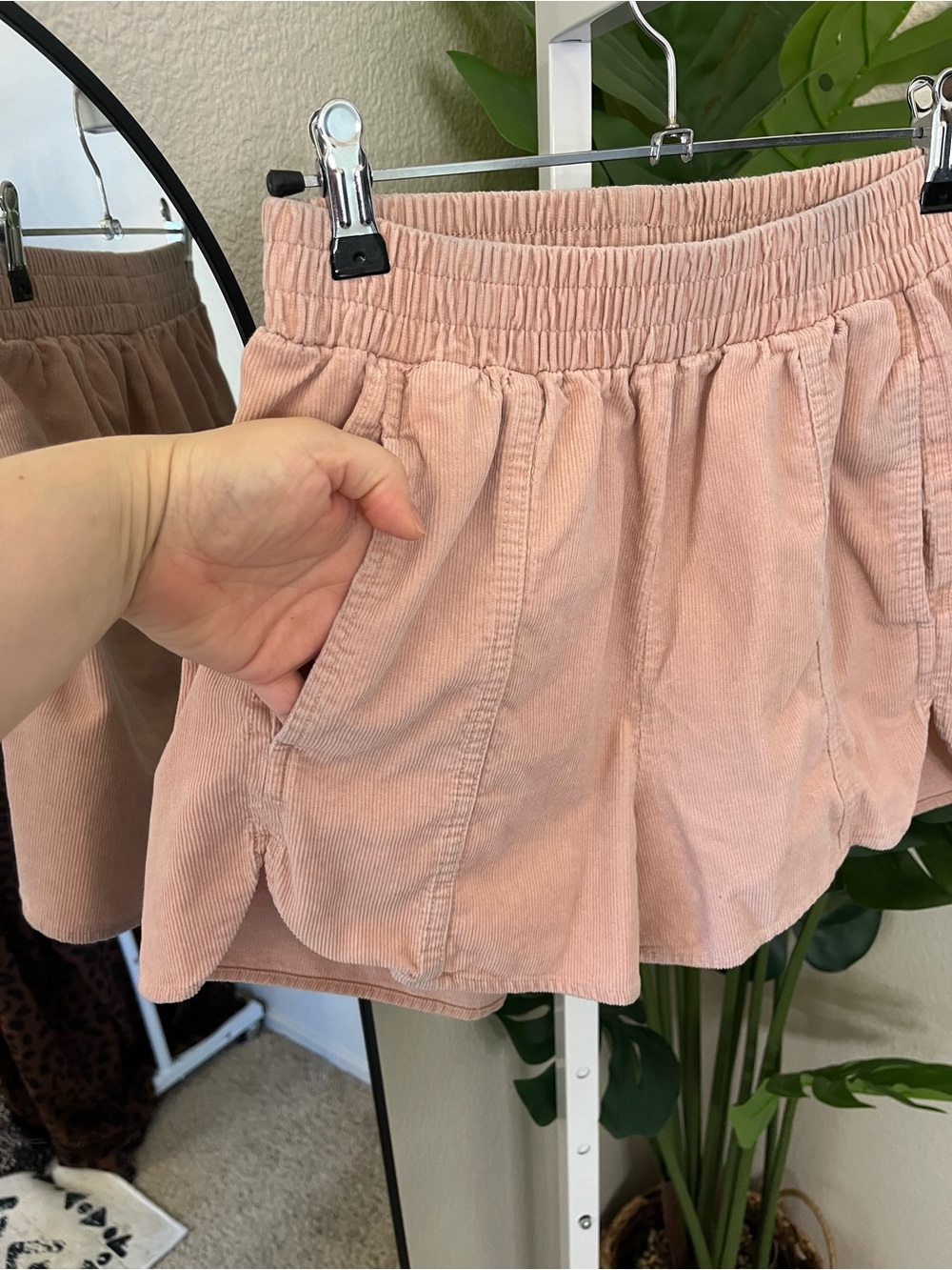 🌸 Blush Pink Corduroy Pull-On Shorts Sz Small | Soft Girl Coastal Chic - Picture 4 of 7